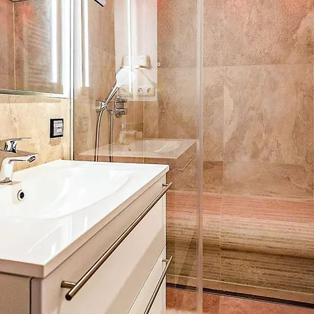 Apartment 6 Person In *